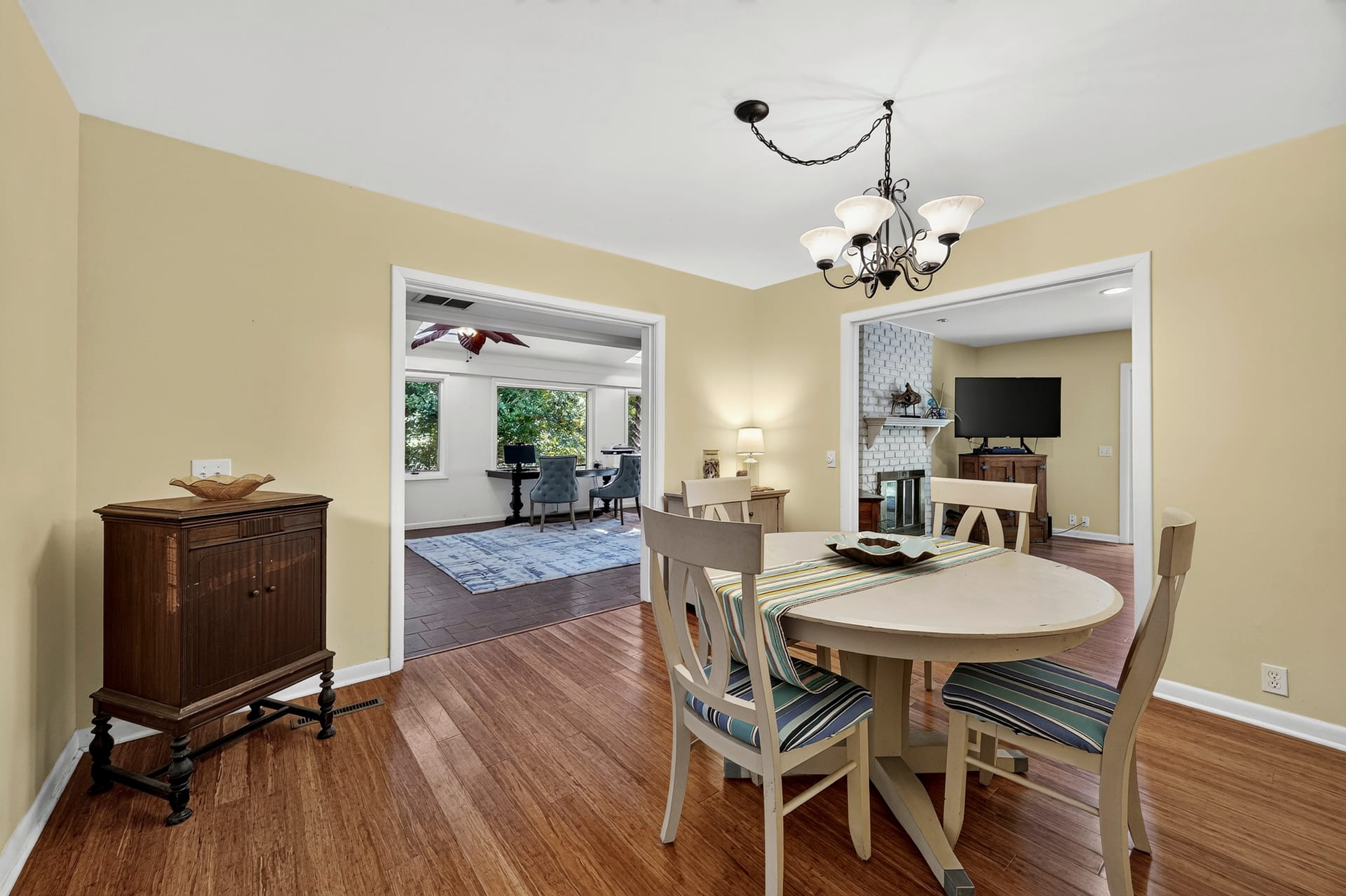 Dining room — 4 Robbers Row, Port Royal