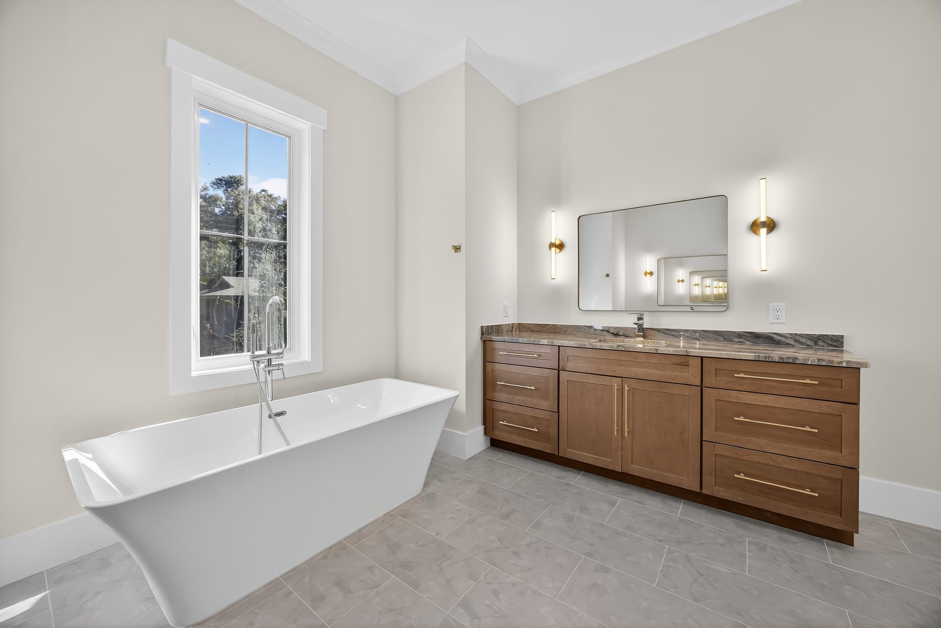 Bath — 110 Shell Midden Lane, Forest Beach