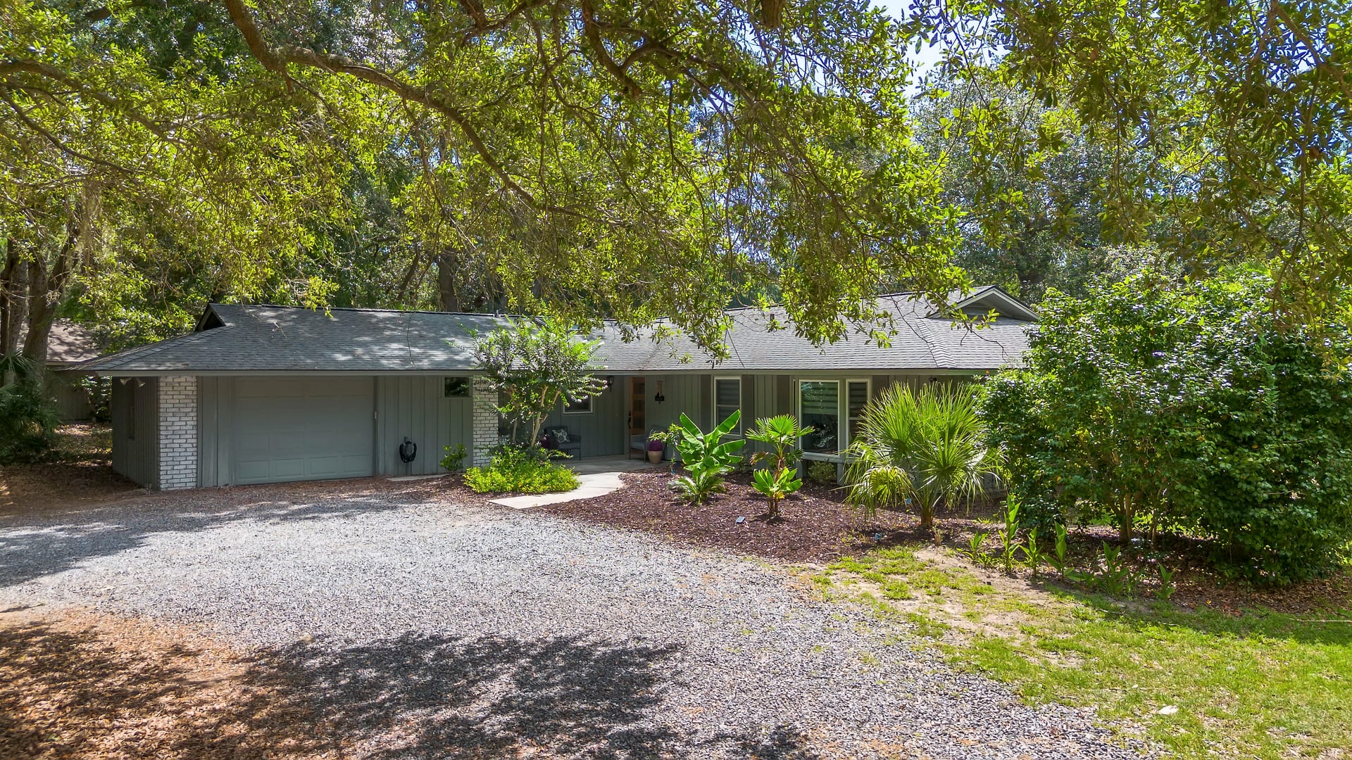 Front exterior — 4 Robbers Row, Port Royal