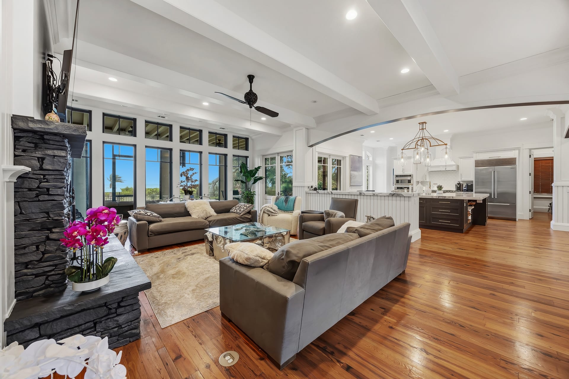 Living room — 52 N Port Royal Drive, Port Royal