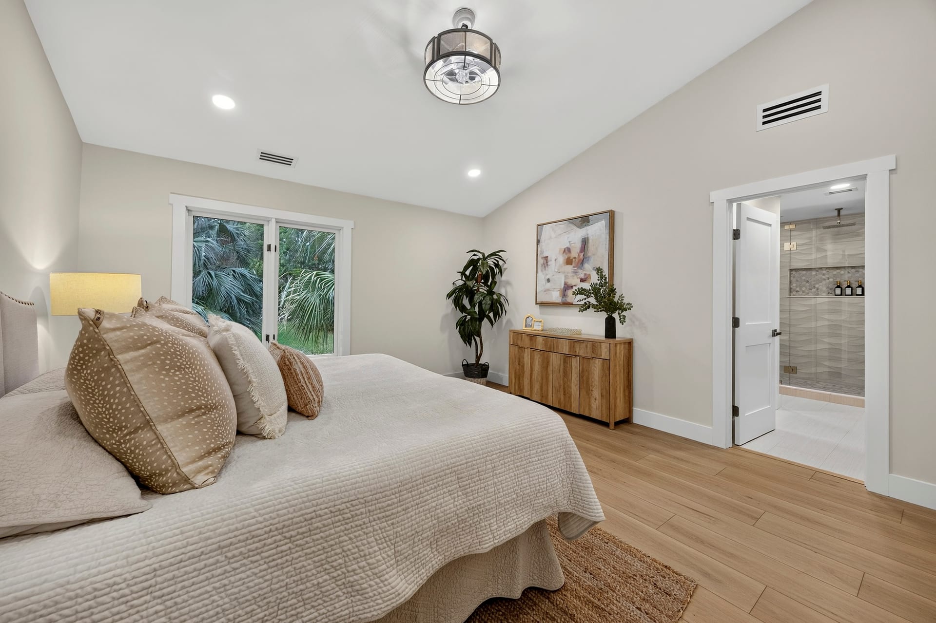Primary suite — 9 Fort Walker Drive, Port Royal