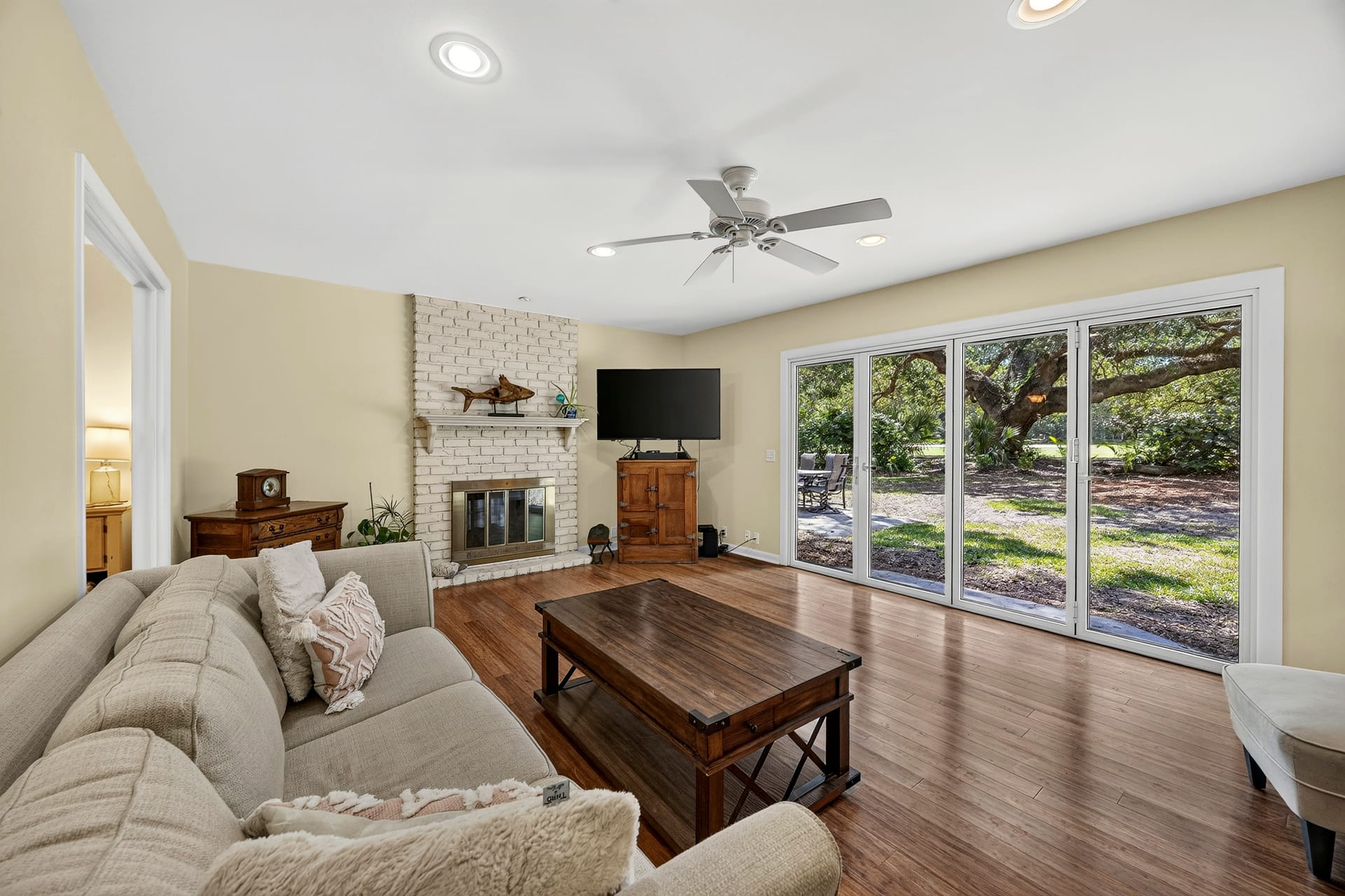 Living room — 4 Robbers Row, Port Royal