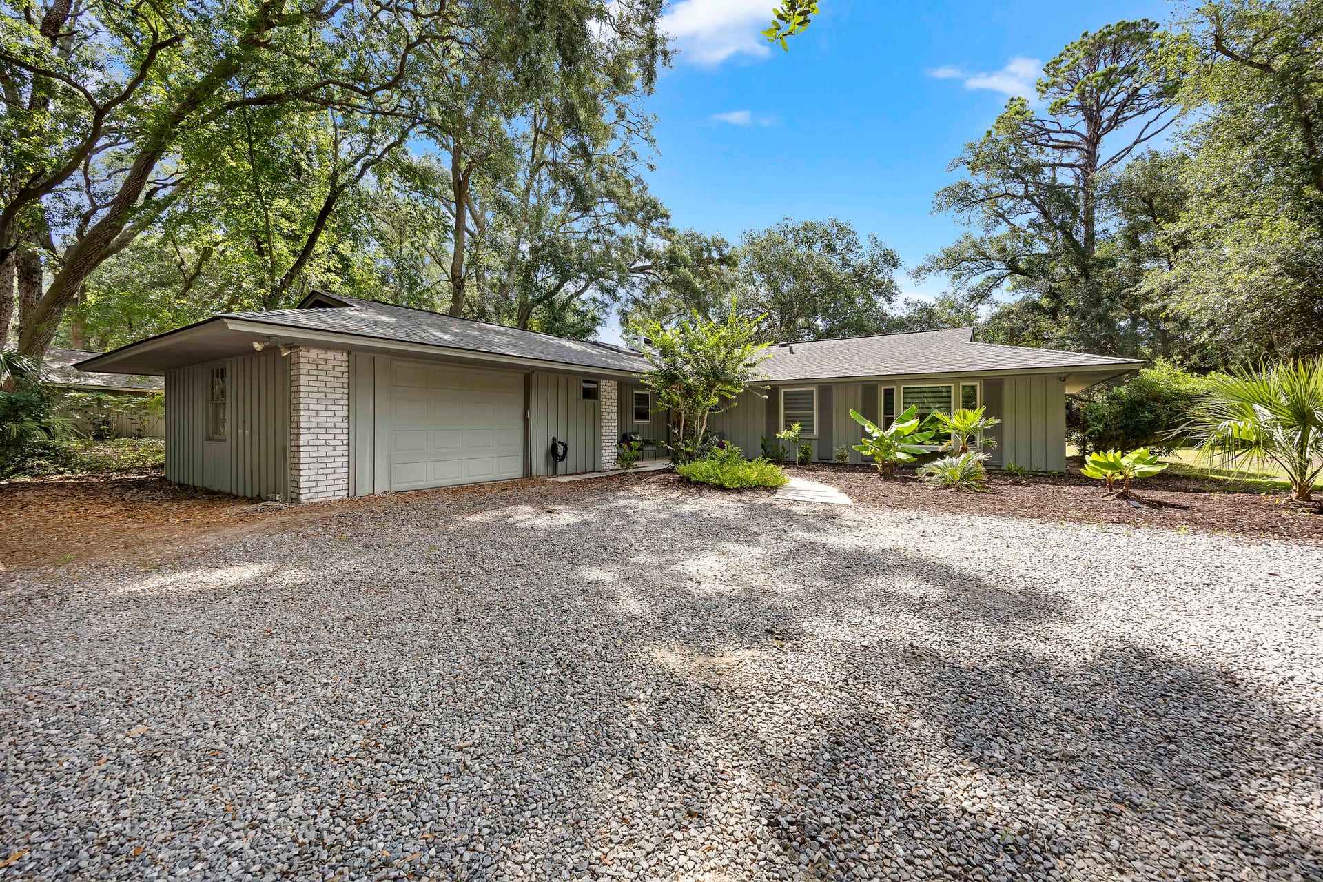 Front exterior — 4 Robbers Row, Port Royal