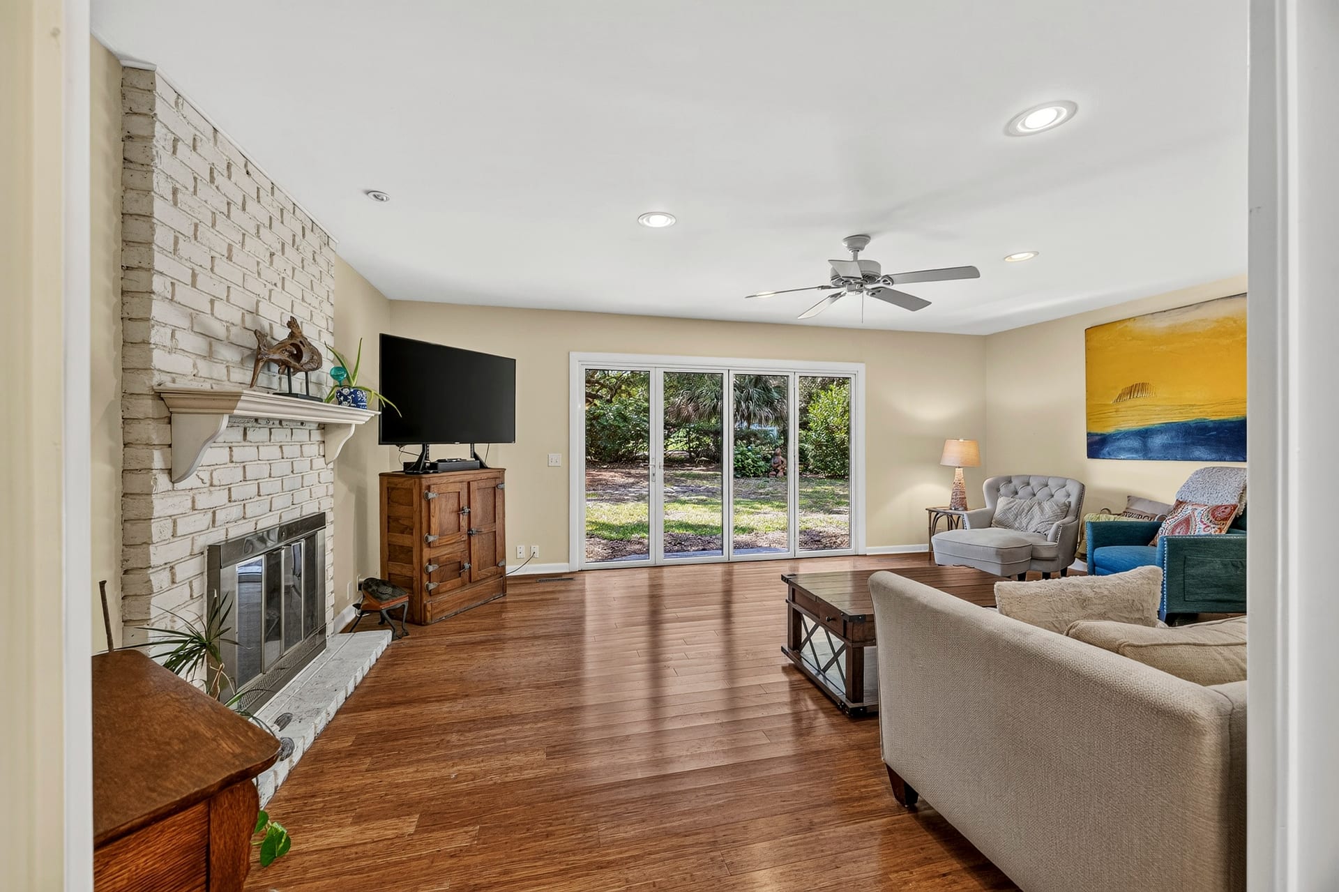Living room — 4 Robbers Row, Port Royal
